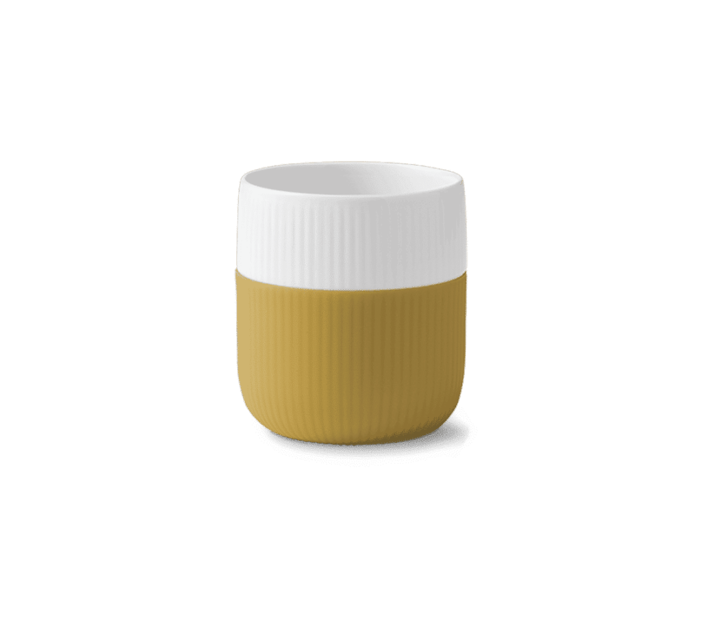 tasse jaune en porcelaine